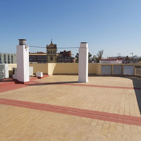 Misterhost San Bernardo Jardines De Murillo Seville Exterior photo